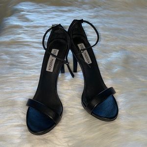 Ankle strap sandals